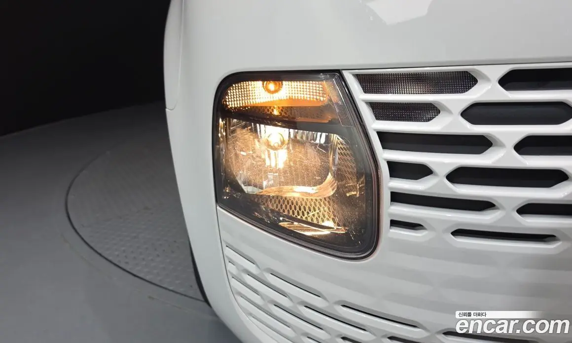 Hyundai Staria 2023 2.2 автомат (гидро), фото 8