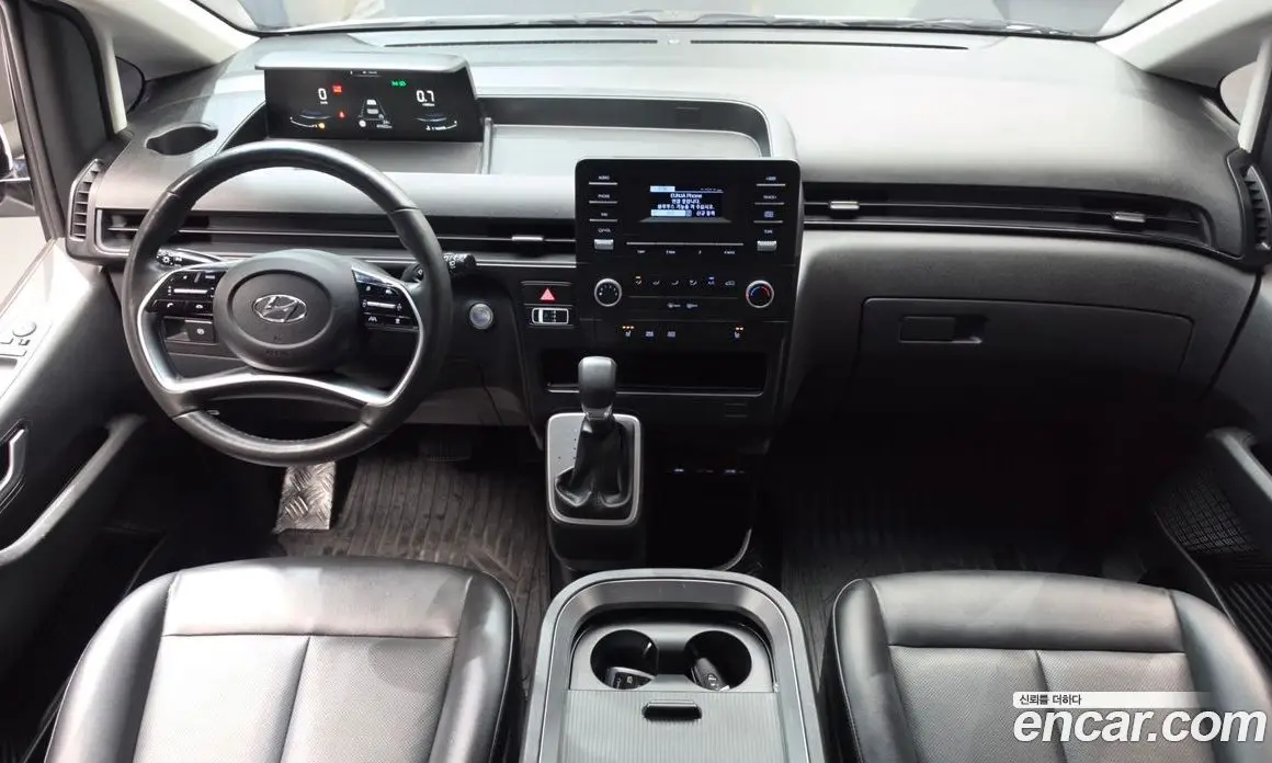 Hyundai Staria 2023 2.2 автомат (гидро), фото 10
