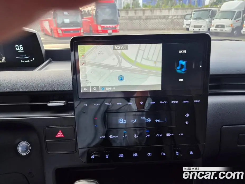 Hyundai Staria 2024 3.5 автомат (гидро), фото 13