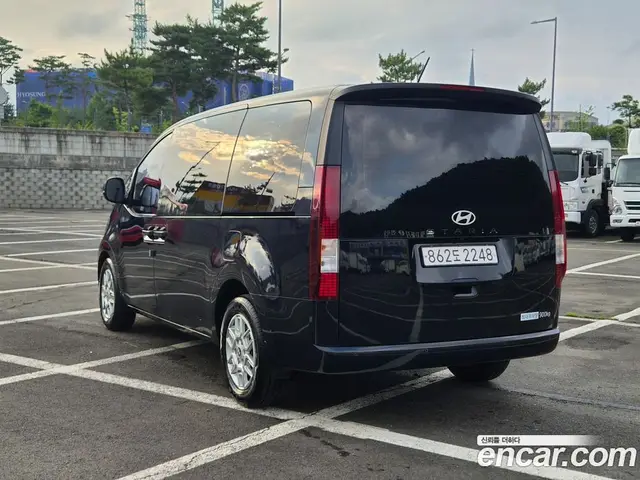 Hyundai Staria 2024 3.5 автомат (гидро), миниатюра 5