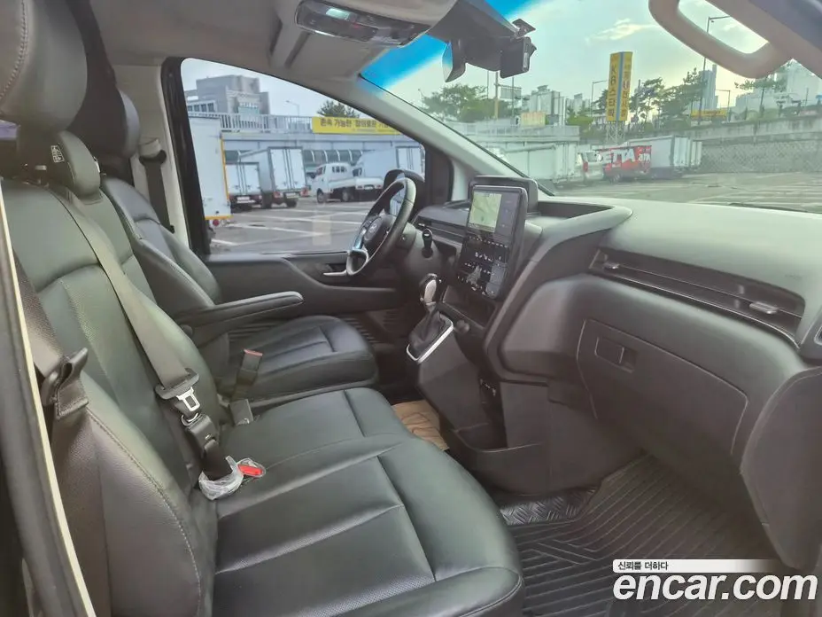 Hyundai Staria 2024 3.5 автомат (гидро), фото 9