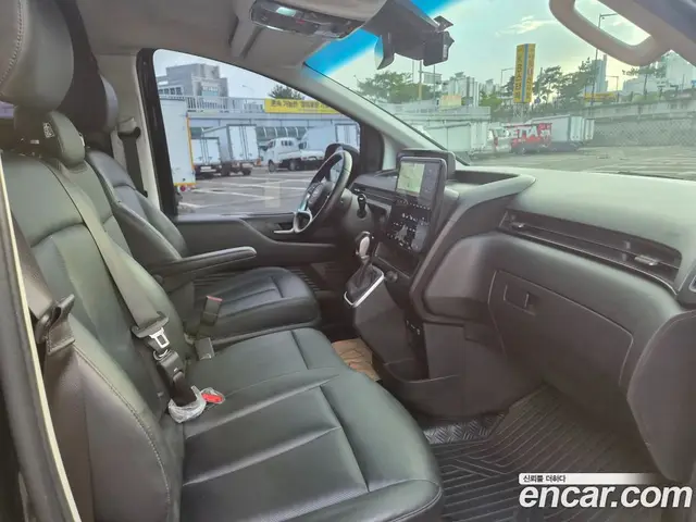 Hyundai Staria 2024 3.5 автомат (гидро), миниатюра 9