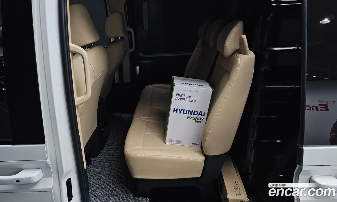 Hyundai Staria 2025 2.2 автомат (гидро), фото 11