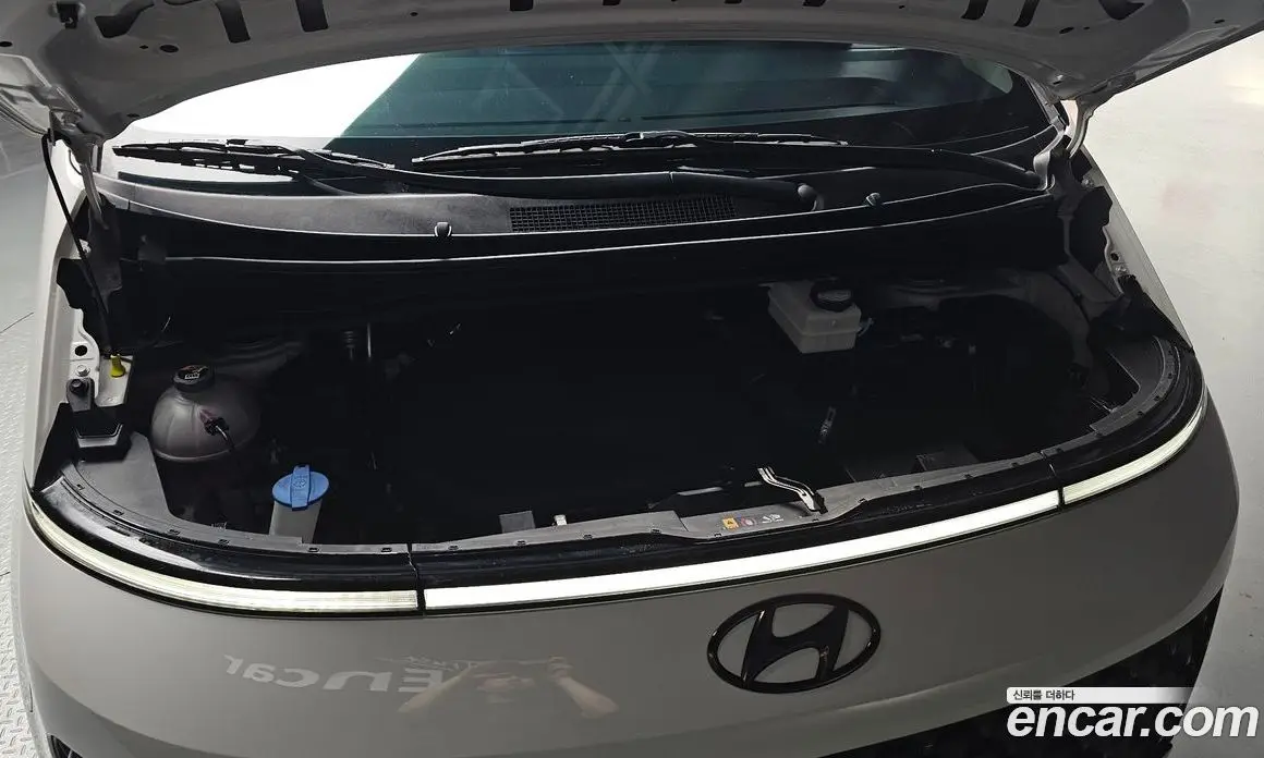 Hyundai Staria 2025 2.2 автомат (гидро), фото 6