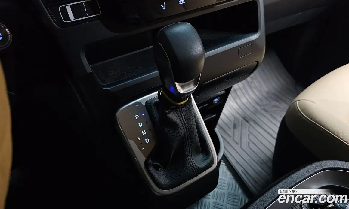 Hyundai Staria 2025 2.2 автомат (гидро), фото 9