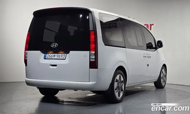 Hyundai Staria 2025 2.2 автомат (гидро), миниатюра 2