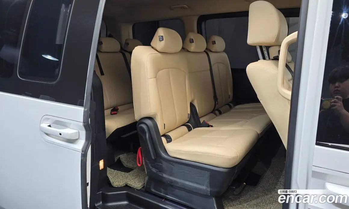 Hyundai Staria 2025 2.2 автомат (гидро), фото 17
