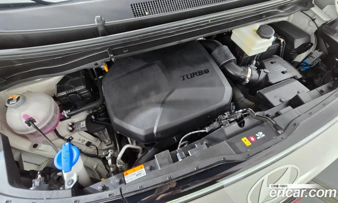 Hyundai Staria 2025 2.2 автомат (гидро), фото 6