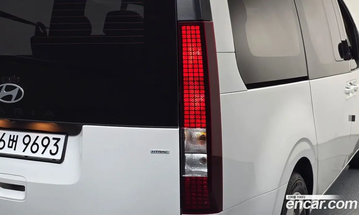 Hyundai Staria 2025 2.2 автомат (гидро), фото 9