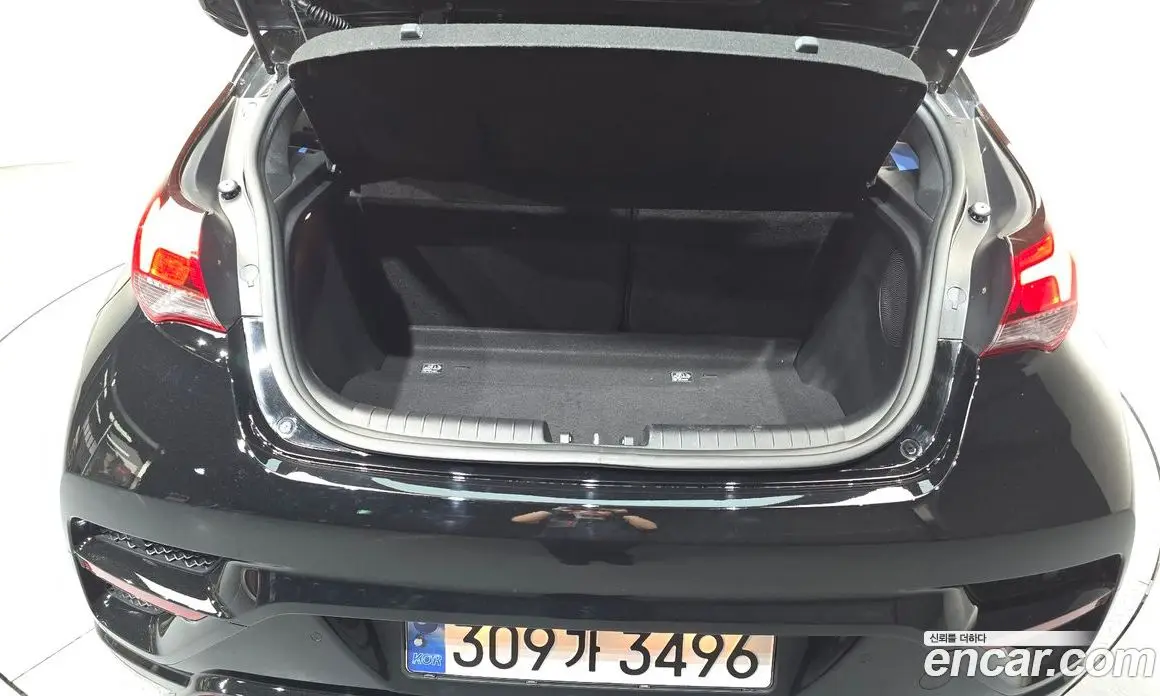 Hyundai Veloster 2021 2.0 автомат (гидро), фото 22