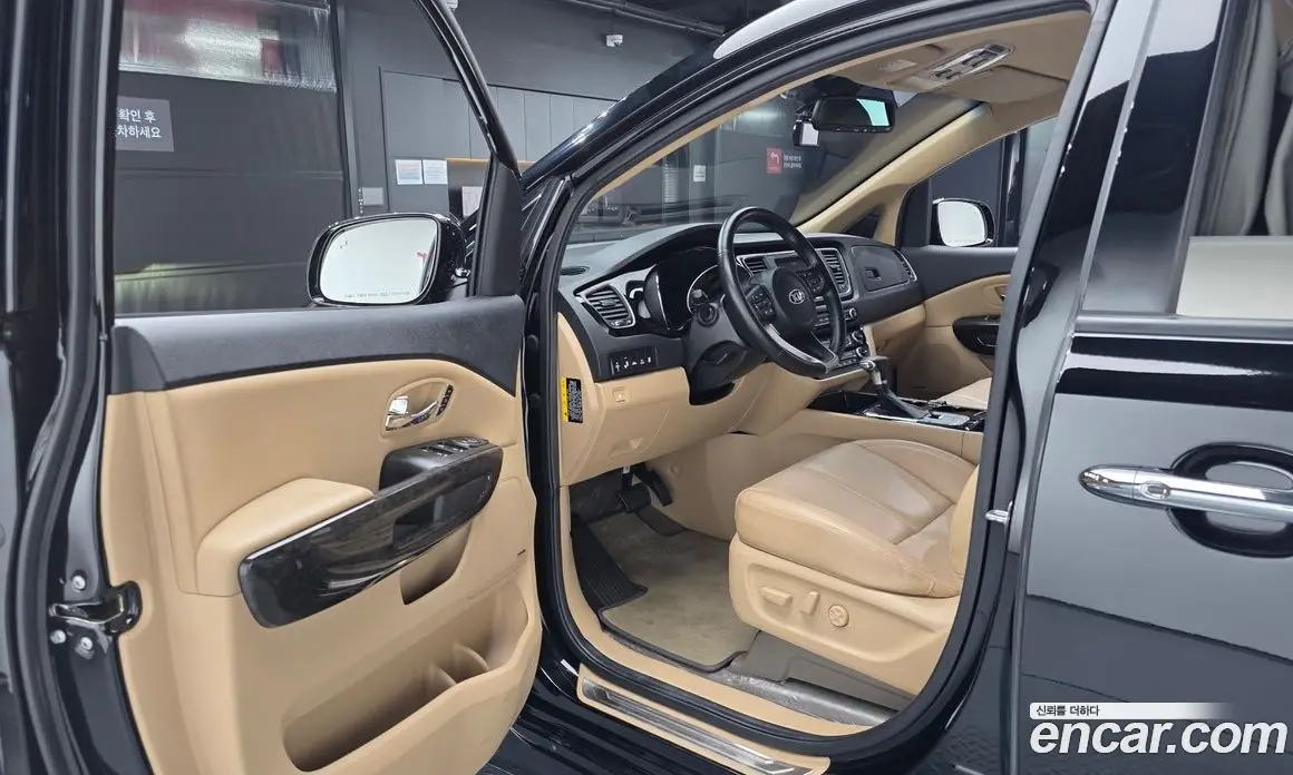 Kia Carnival 2019 2.2 автомат (гидро), фото 12