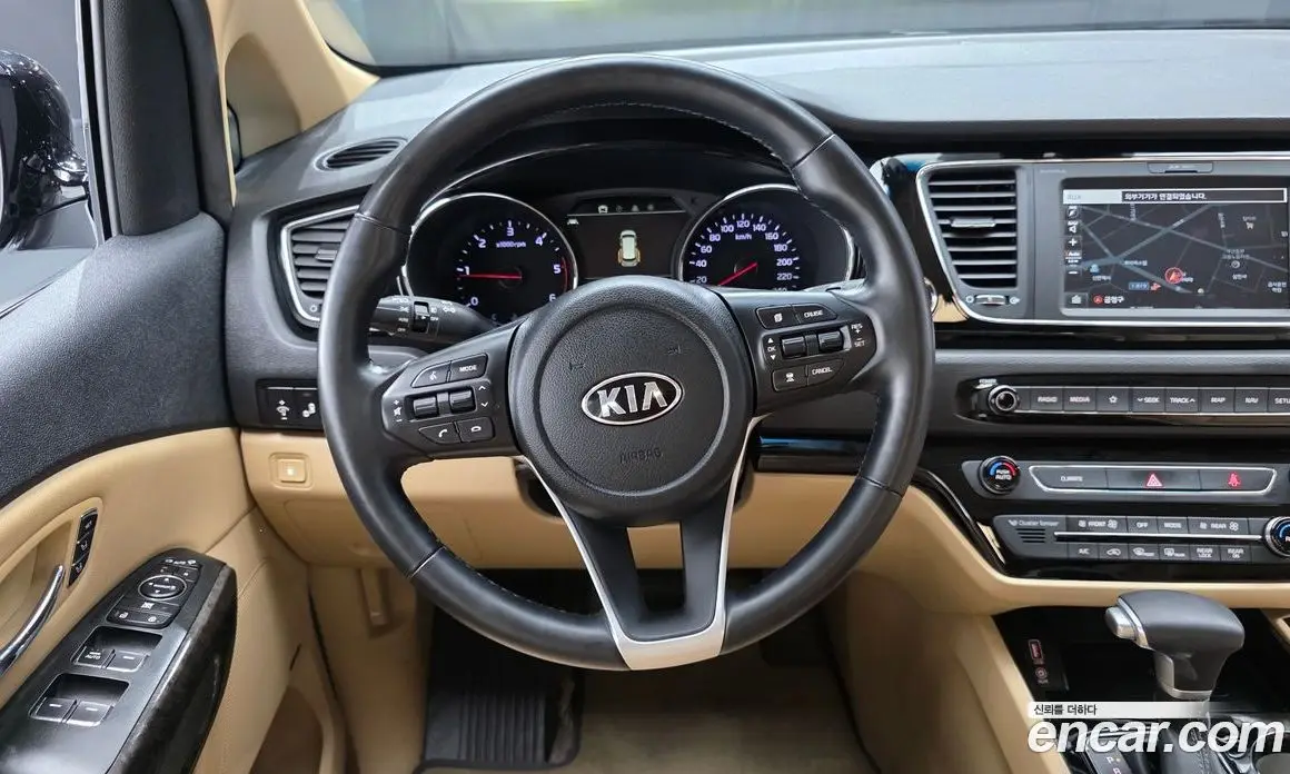 Kia Carnival 2019 2.2 автомат (гидро), фото 18