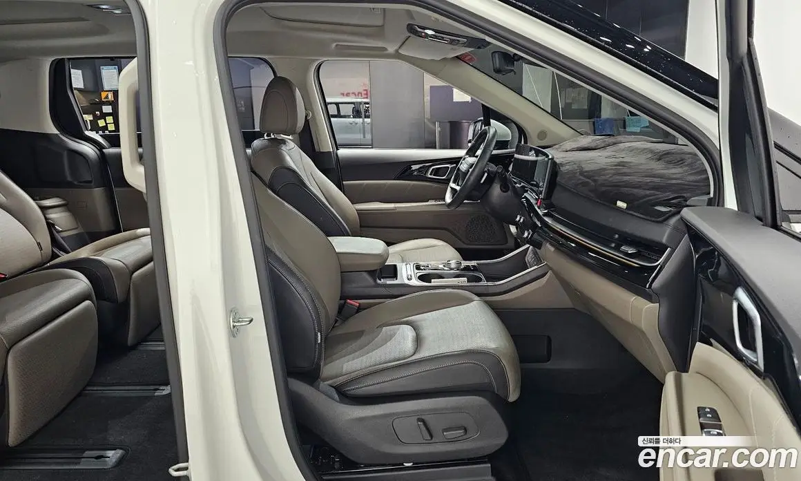 Kia Carnival 2025 1.6 автомат (гидро), фото 16