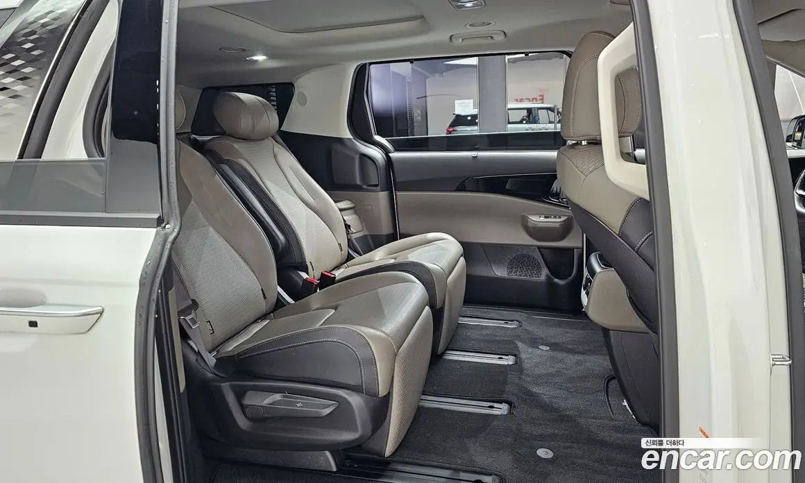 Kia Carnival 2025 1.6 автомат (гидро), фото 17