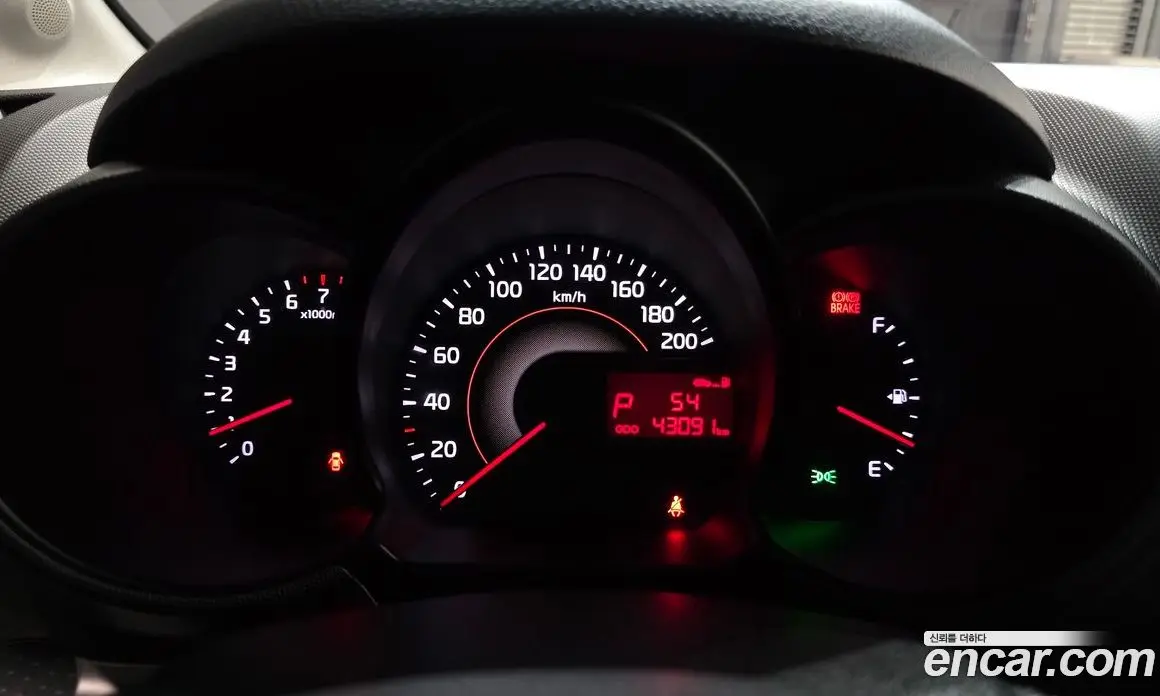 Kia Ray 2018 1.0 автомат (гидро), фото 11