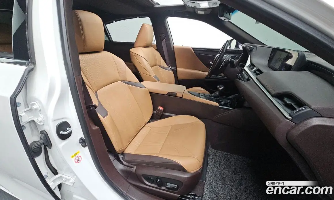 Lexus ES 2019 2.5 автомат (гидро), фото 11