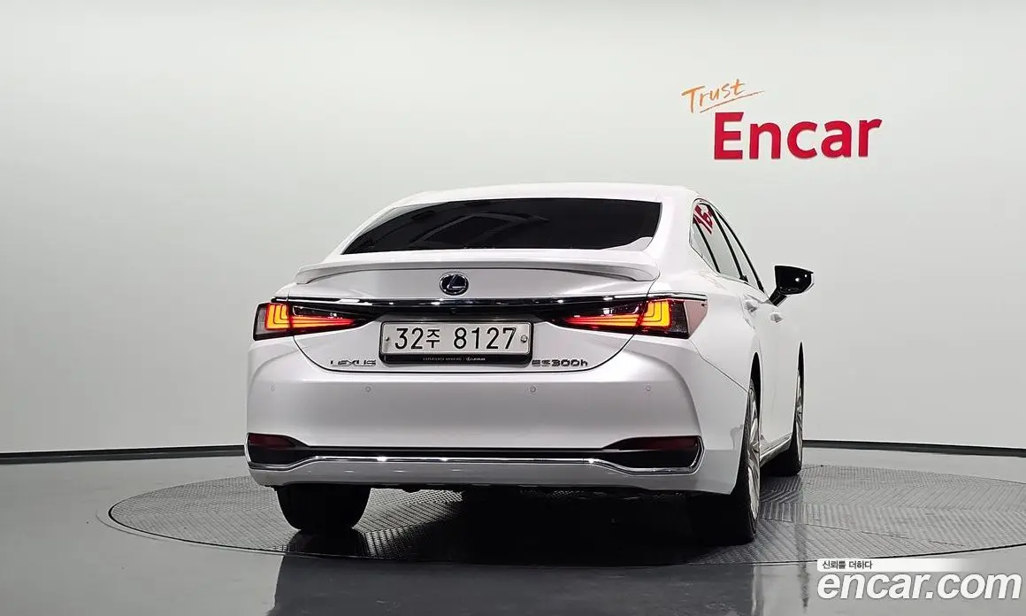 Lexus ES 2019 2.5 автомат (гидро), фото 4