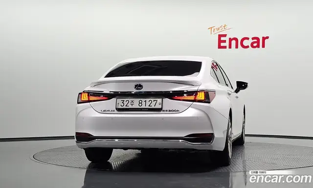 Lexus ES 2019 2.5 автомат (гидро), миниатюра 4