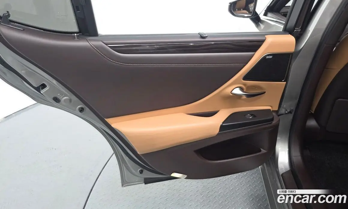 Lexus ES 2021 2.5 автомат (гидро), фото 14