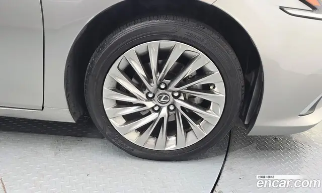 Lexus ES 2021 2.5 автомат (гидро), миниатюра 6
