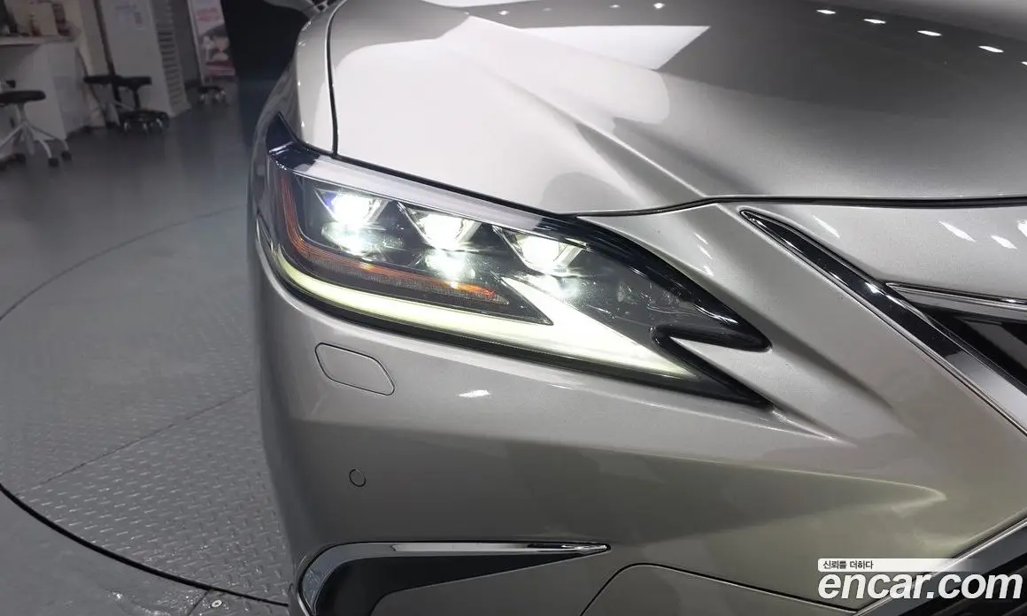 Lexus ES 2021 2.5 автомат (гидро), фото 7