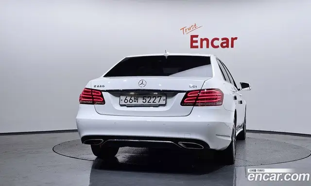 Mercedes-Benz E-Class 2014 2.1 автомат (гидро), миниатюра 4