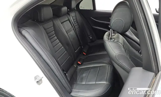 Mercedes-Benz E-Class 2017 1.9 автомат (гидро), миниатюра 11