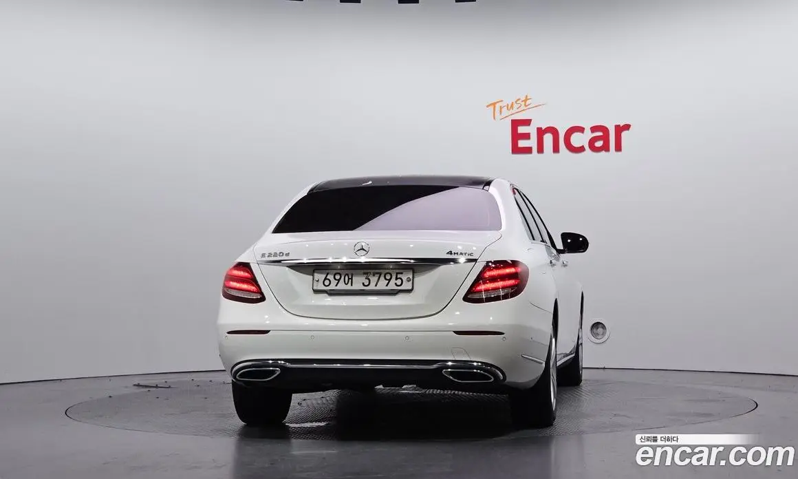 Mercedes-Benz E-Class 2017 1.9 автомат (гидро), фото 4