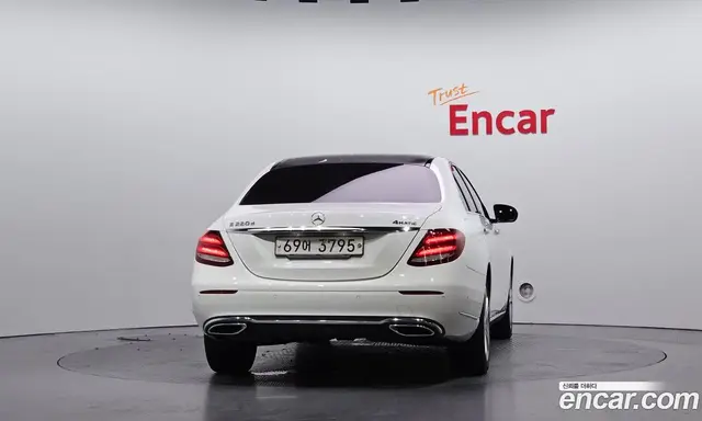 Mercedes-Benz E-Class 2017 1.9 автомат (гидро), миниатюра 4