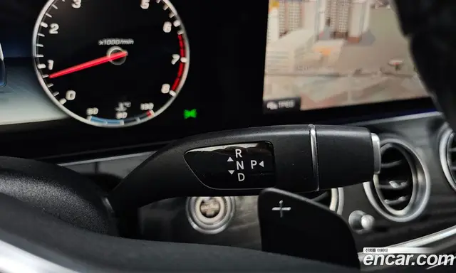 Mercedes-Benz E-Class 2018 2.0 автомат (гидро), миниатюра 12