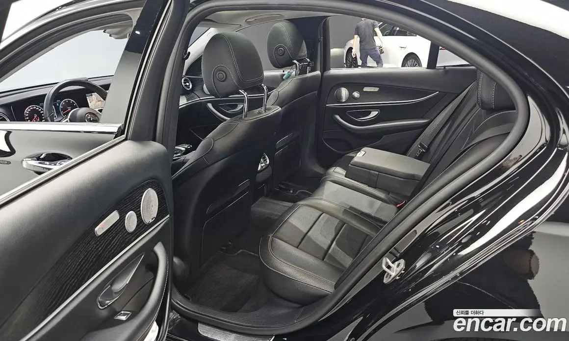 Mercedes-Benz E-Class 2018 2.0 автомат (гидро), фото 18