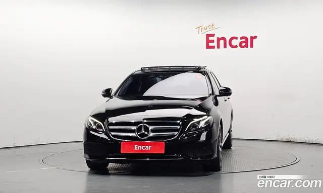 Mercedes-Benz E-Class 2018 2.0 автомат (гидро), миниатюра 3
