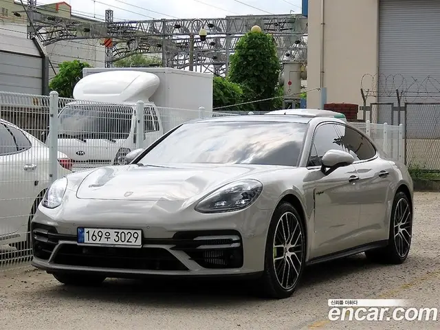 Porsche Panamera, 2023, 16 204 км
