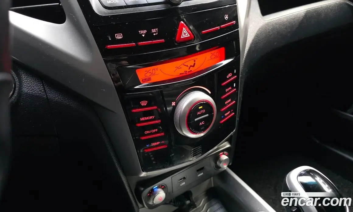 SsangYong TIBOLI 2015 1.6 автомат (гидро), фото 16