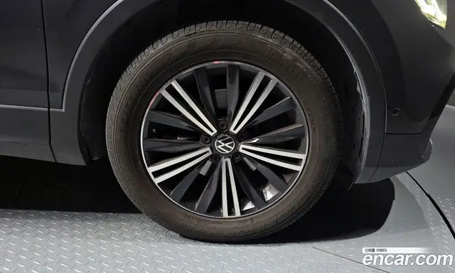 Volkswagen Tiguan 2021 2.0 автомат (гидро), миниатюра 5 Volkswagen Tiguan 2021 2.0 автомат (гидро), миниатюра 5