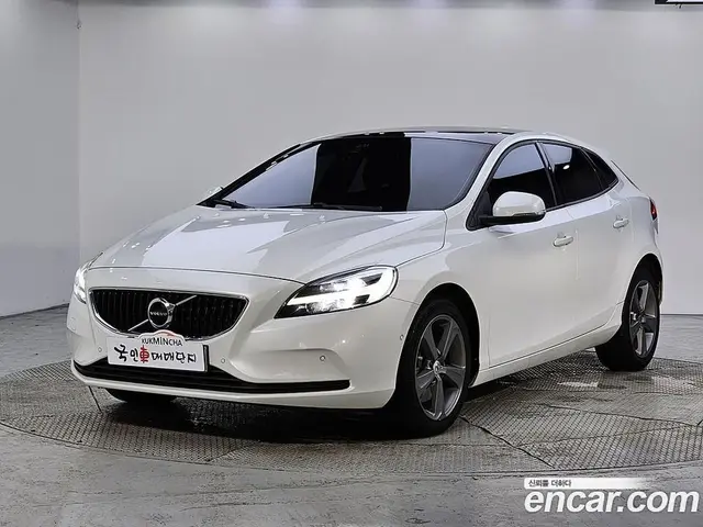 Volvo V40, 2018, 114 141 км
