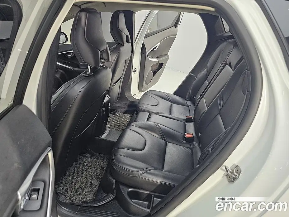Volvo V40 2018 2.0 автомат (гидро), фото 20