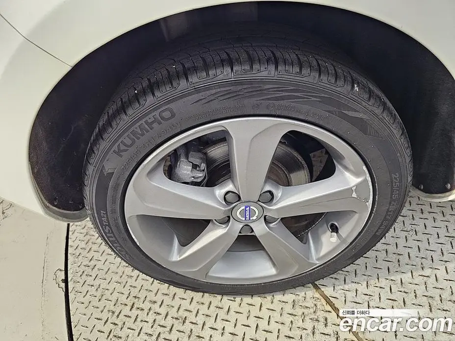 Volvo V40 2018 2.0 автомат (гидро), фото 5