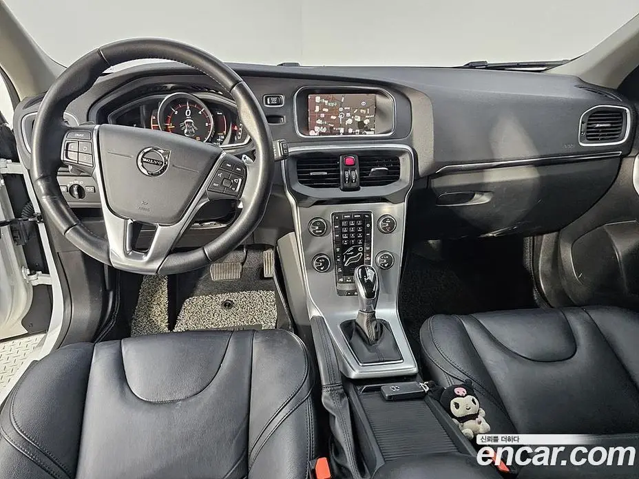 Volvo V40 2018 2.0 автомат (гидро), фото 7