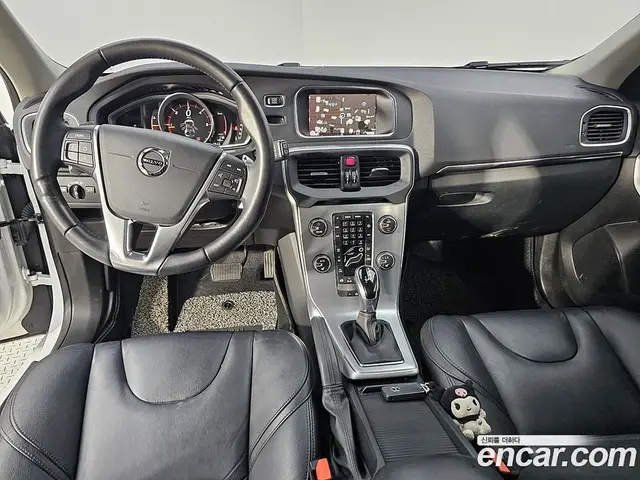 Volvo V40 2018 2.0 автомат (гидро), миниатюра 7