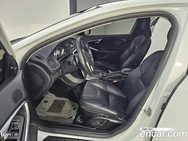 Volvo V40 2018 2.0 автомат (гидро), миниатюра 10