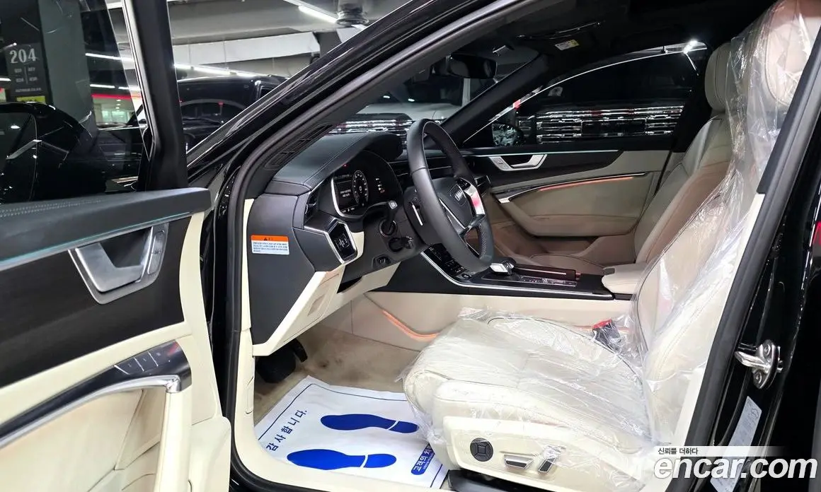 Audi A6 2025 2.0 автомат (гидро), фото 10