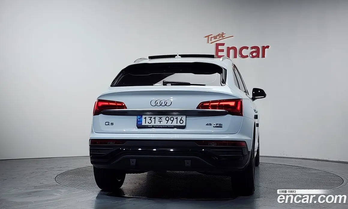 Audi Q5 2022 2.0 автомат (гидро), фото 4