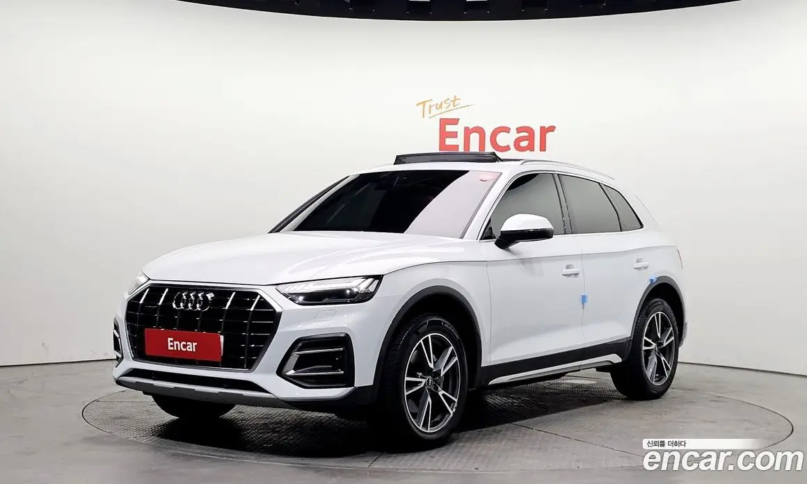Audi Q5 2022 2.0 автомат (гидро), фото 1 Audi Q5 2022 2.0 автомат (гидро), фото 1