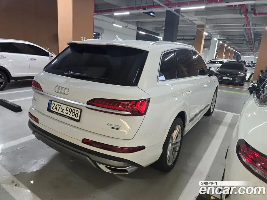 Audi Q7 2021 3.0 автомат (гидро), фото 3