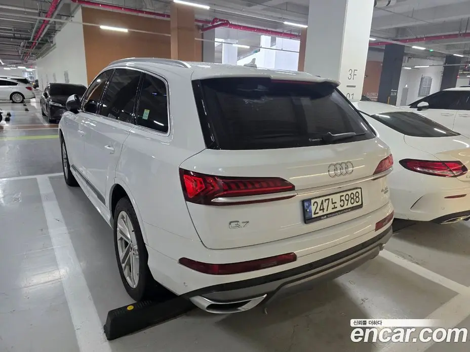 Audi Q7 2021 3.0 автомат (гидро), фото 4