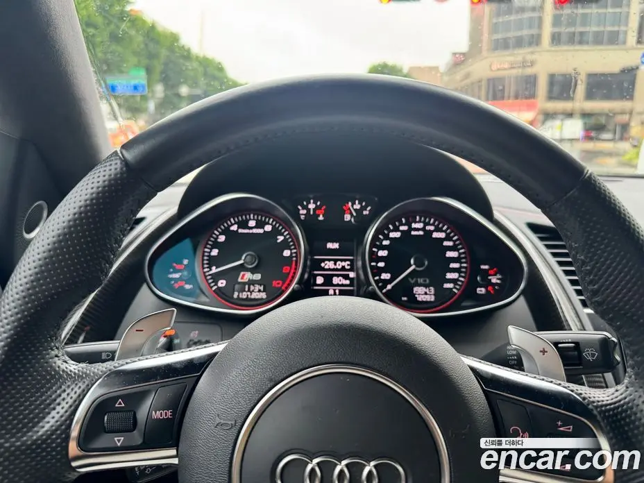 Audi R8 2015 5.2 автомат (гидро), фото 14
