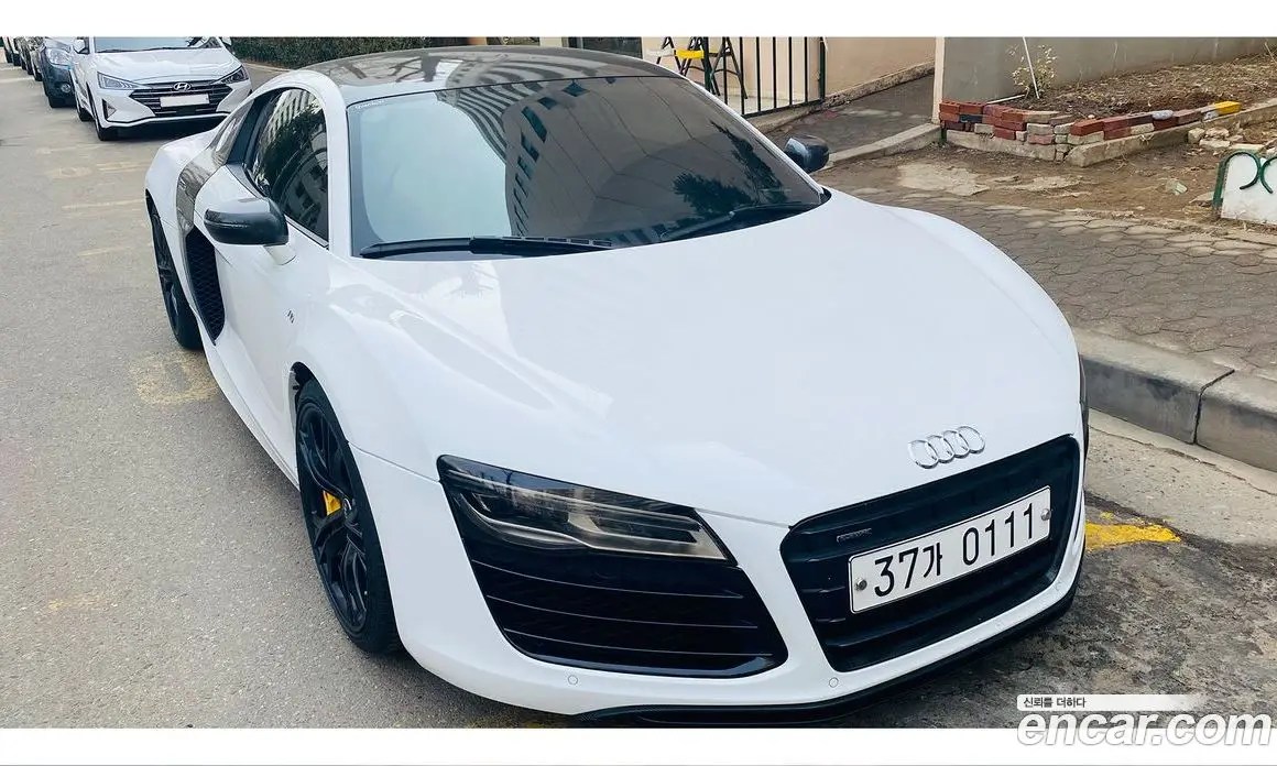 Audi R8 2015 5.2 автомат (гидро), фото 8