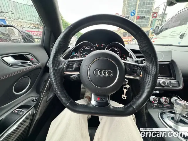 Audi R8 2015 5.2 автомат (гидро), миниатюра 10