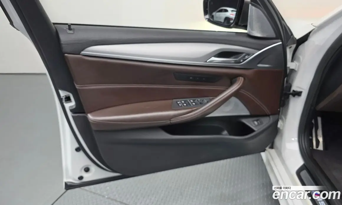 BMW 5 серия 2018 3.0 автомат (гидро), фото 14